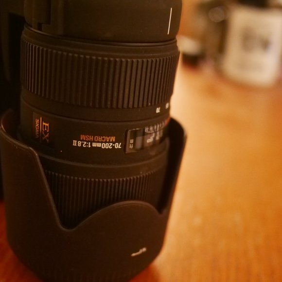 Sigma Lens for Nikon 70mm - 200mm HSM Macro - Picture 2 of 5